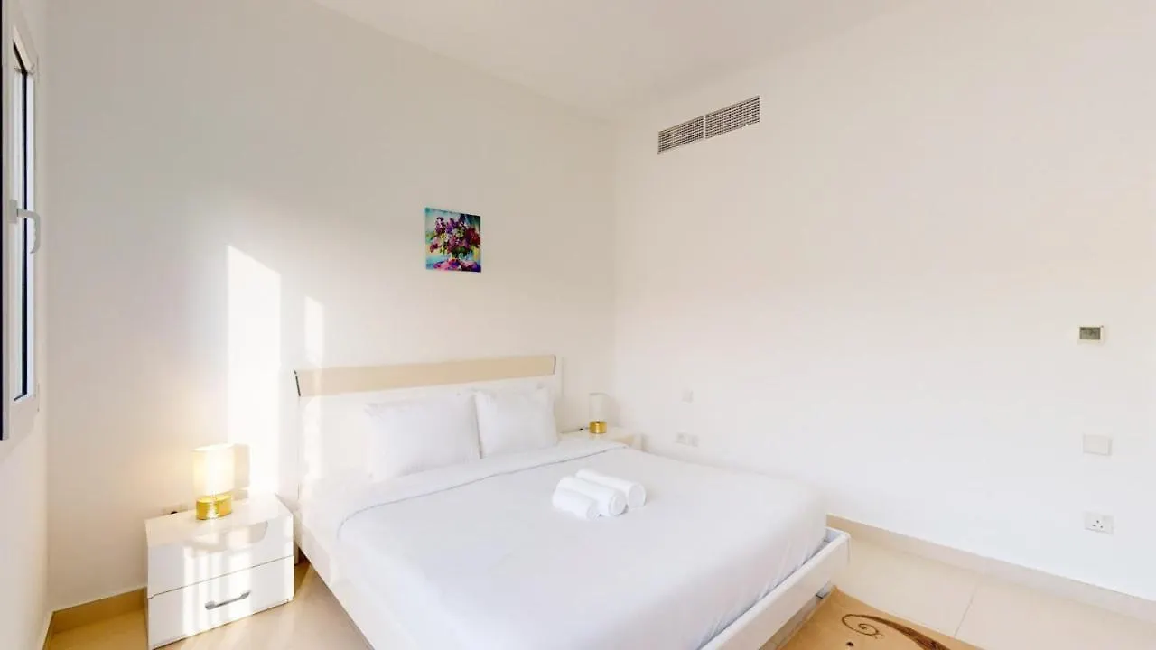 Bella Casa At Serena - Peaceful Three Bed Villa Dubai