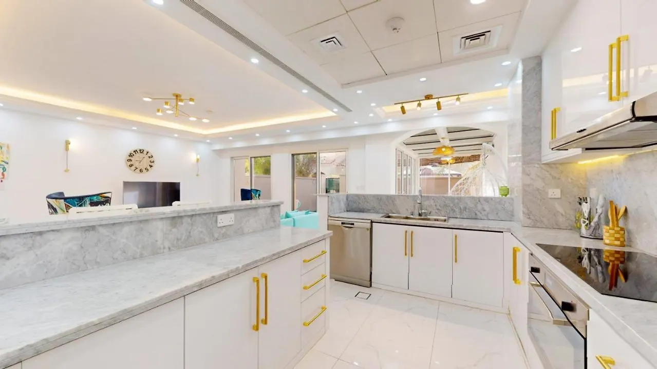 Bella Casa At Serena - Peaceful Three Bed Villa Dubai